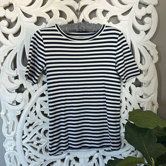 J. Crew perfect fit tee - Picture 1 of 4